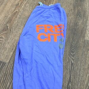 Free city sweatpants